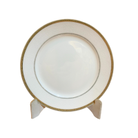 Prato Raso Decorado Alto Relevo com Filete Dourado Diam.26cm